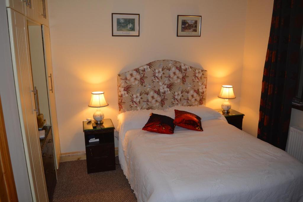Weir view Bed and Breakfast room 1